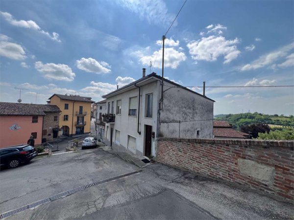 casa indipendente in vendita a Montechiaro d'Asti