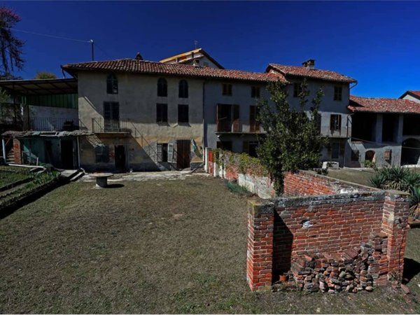 casale in vendita a Montechiaro d'Asti