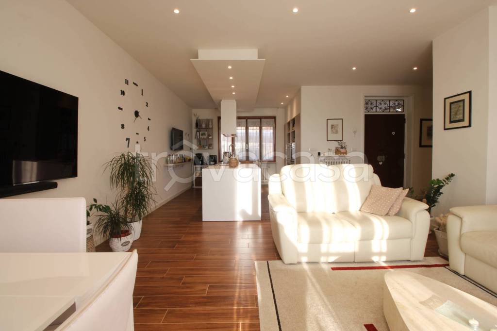 casa indipendente in vendita a Montechiaro d'Asti