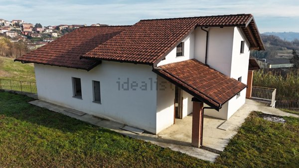 casa indipendente in vendita a Montechiaro d'Asti