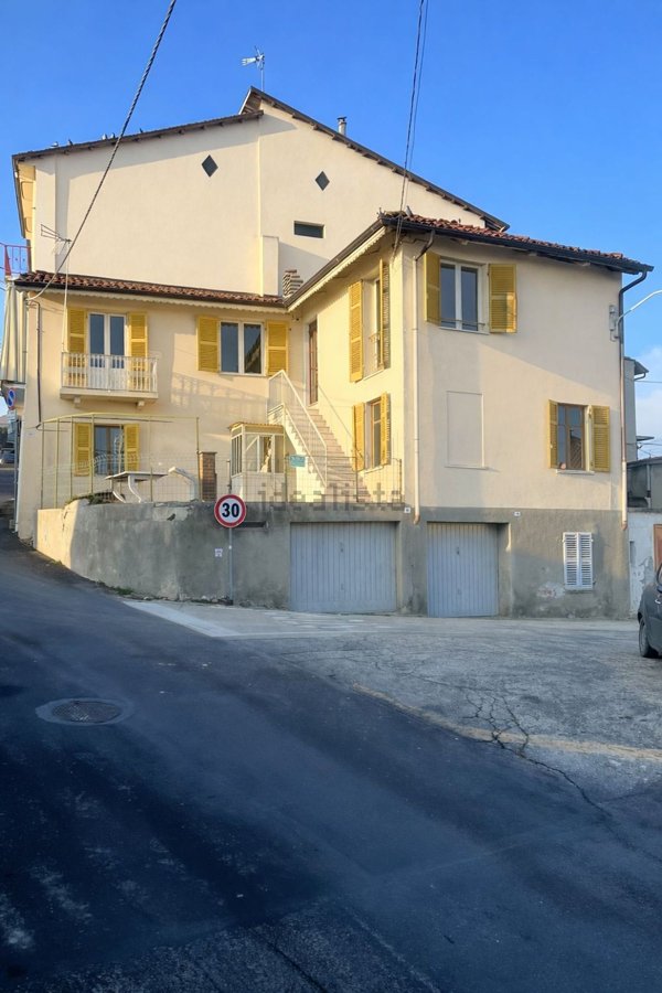 casa indipendente in vendita a Montechiaro d'Asti