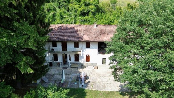 casale in vendita a Montechiaro d'Asti