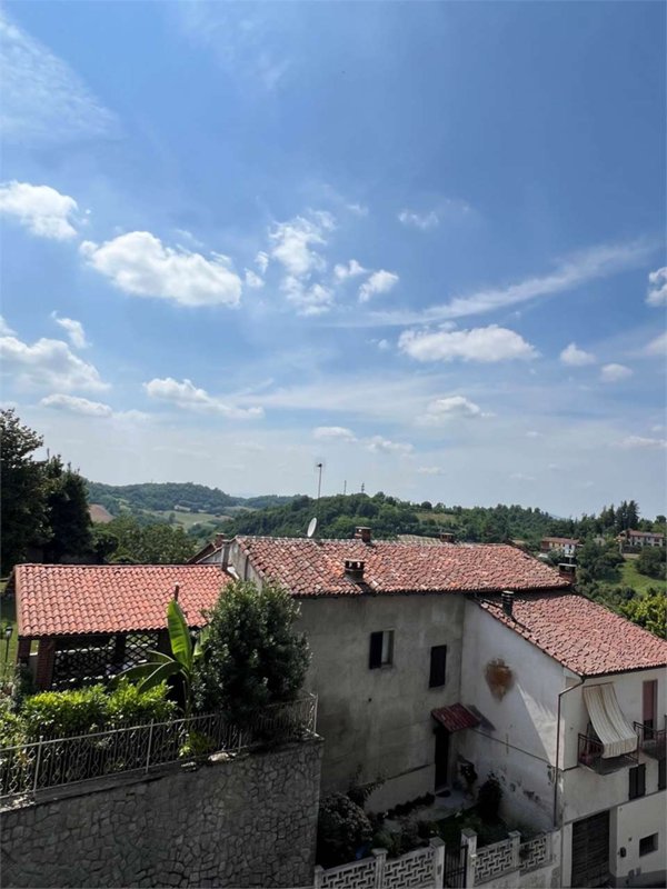 casa indipendente in vendita a Montechiaro d'Asti