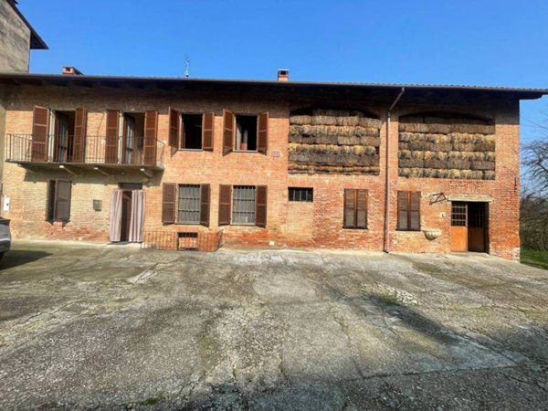 casa indipendente in vendita a Montechiaro d'Asti