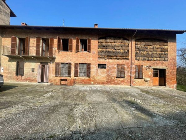 casa indipendente in vendita a Montechiaro d'Asti