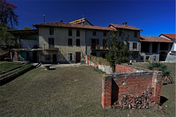 casa indipendente in vendita a Montechiaro d'Asti