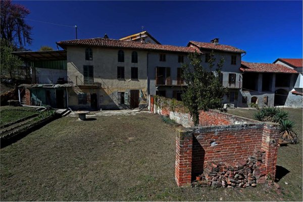 casale in vendita a Montechiaro d'Asti