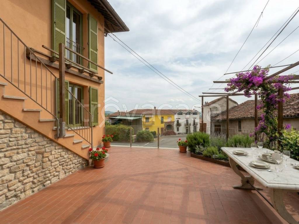 casa indipendente in vendita a Montechiaro d'Asti in zona Nocciola