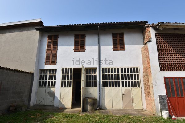 esavano in vendita a Montegrosso d'Asti
