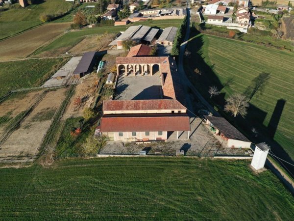 negozio in vendita a Montemagno Monferrato