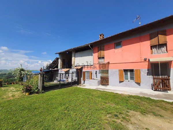 casa indipendente in vendita a Montemagno Monferrato