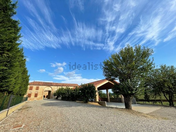 casale in vendita a Montemagno Monferrato