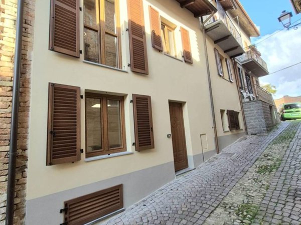 casa indipendente in vendita a Montemagno Monferrato