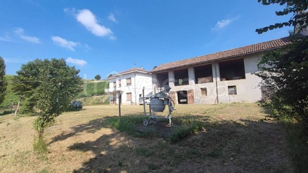 casa indipendente in vendita a Nizza Monferrato