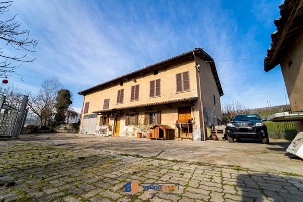 casa indipendente in vendita a Nizza Monferrato in zona Ponteverde