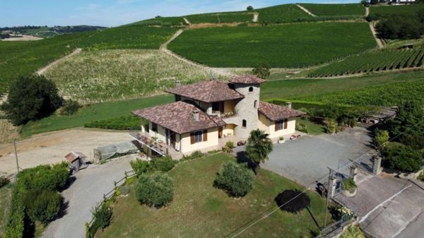 casa indipendente in vendita a Nizza Monferrato