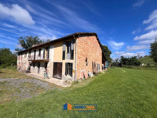 casa indipendente in vendita a Nizza Monferrato