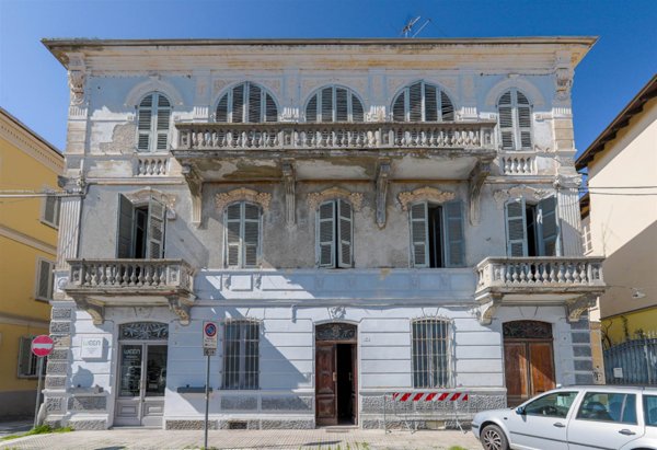 intera palazzina in vendita a Nizza Monferrato