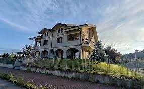 appartamento in vendita a Nizza Monferrato