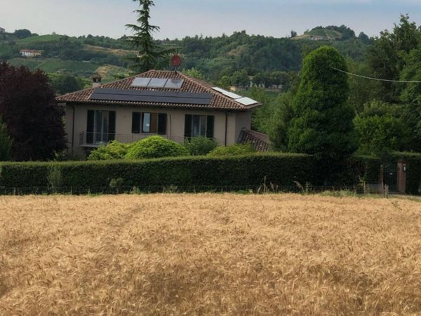 casa indipendente in vendita a Nizza Monferrato in zona Bricco