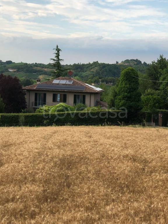 casa indipendente in vendita a Nizza Monferrato in zona Bricco