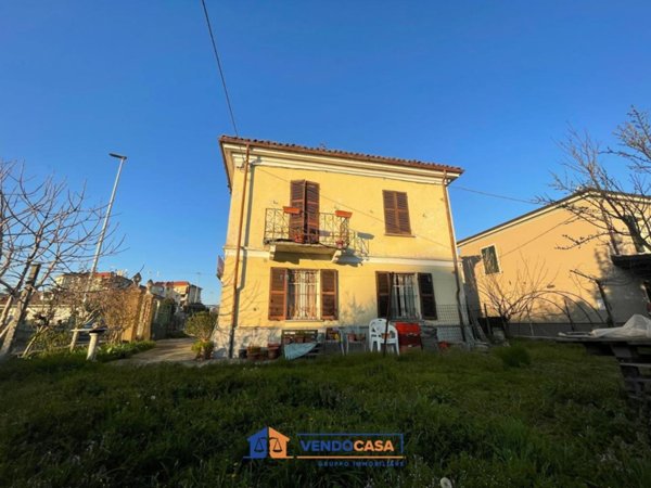 casa indipendente in vendita a Nizza Monferrato