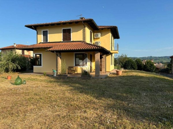 casa indipendente in vendita a Nizza Monferrato