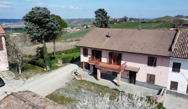 casa indipendente in vendita a Nizza Monferrato