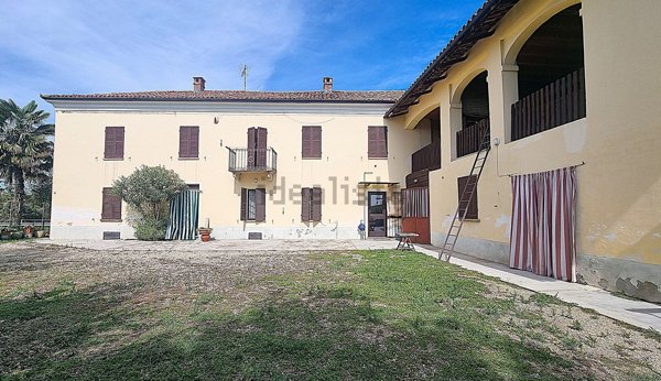 casa indipendente in vendita a Nizza Monferrato