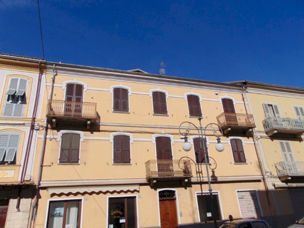 locale di sgombero in vendita a Nizza Monferrato