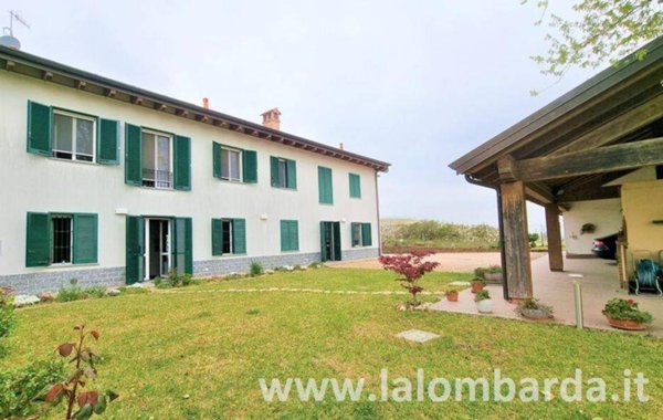casa indipendente in vendita a Nizza Monferrato in zona Baglio