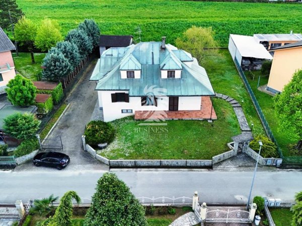 casa indipendente in vendita a Nizza Monferrato