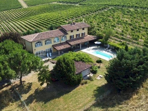 casale in vendita a Nizza Monferrato in zona Volta