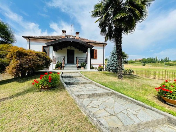 casa indipendente in vendita a Nizza Monferrato