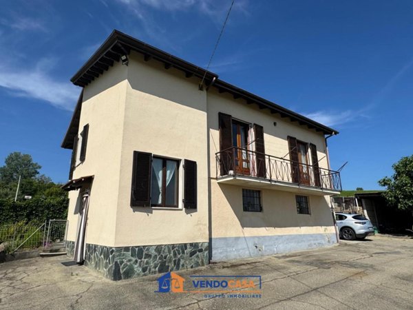 casa indipendente in vendita a Nizza Monferrato
