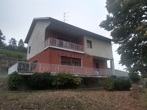 casa indipendente in vendita a Nizza Monferrato