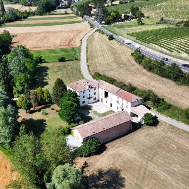 casa indipendente in vendita a Nizza Monferrato in zona Volta