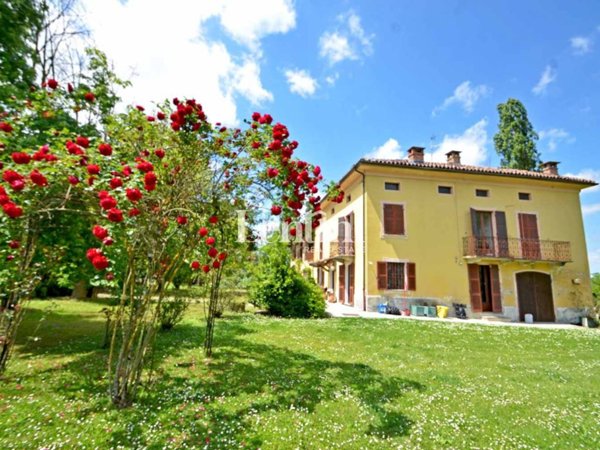 casa indipendente in vendita a Nizza Monferrato
