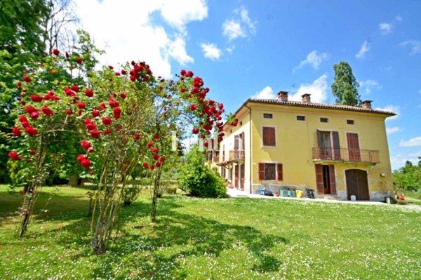 casa indipendente in vendita a Nizza Monferrato