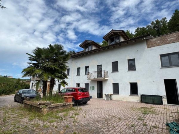 attico in vendita a Nizza Monferrato