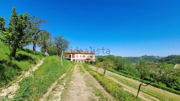 casale in vendita a Nizza Monferrato