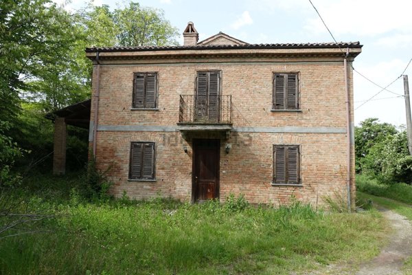 casale in vendita a Nizza Monferrato