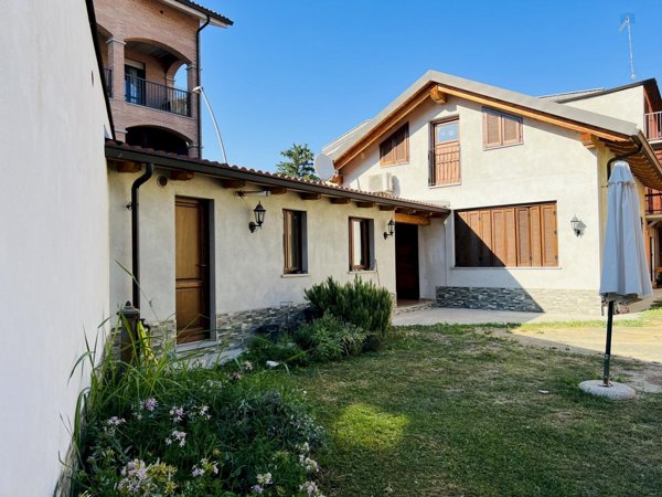 casa indipendente in vendita a Nizza Monferrato