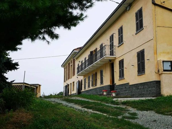 casa indipendente in vendita a Nizza Monferrato