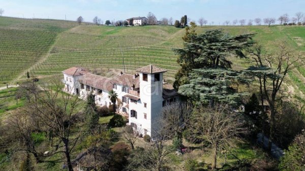 casa indipendente in vendita a Nizza Monferrato