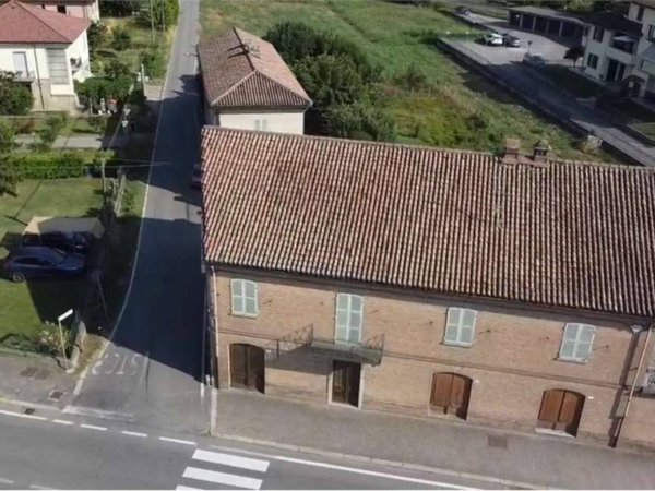 casa indipendente in vendita a Nizza Monferrato