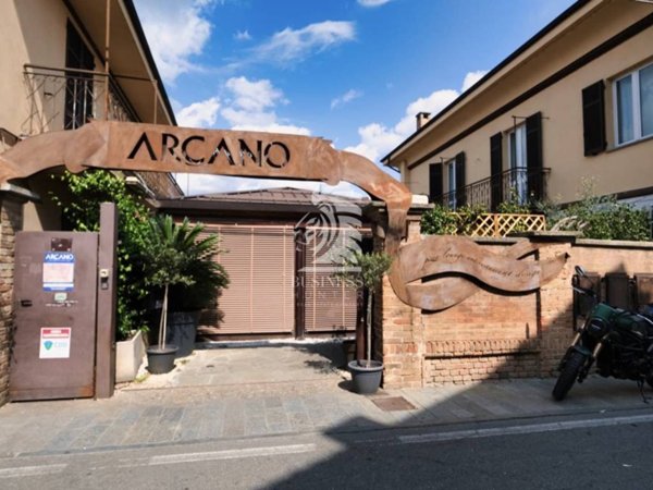 negozio in vendita a Nizza Monferrato