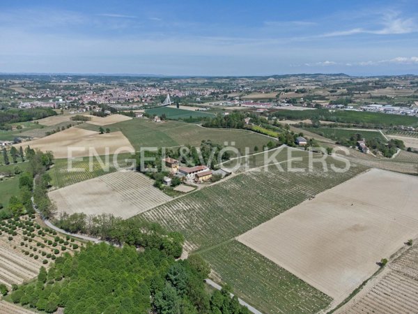 casale in vendita a Nizza Monferrato