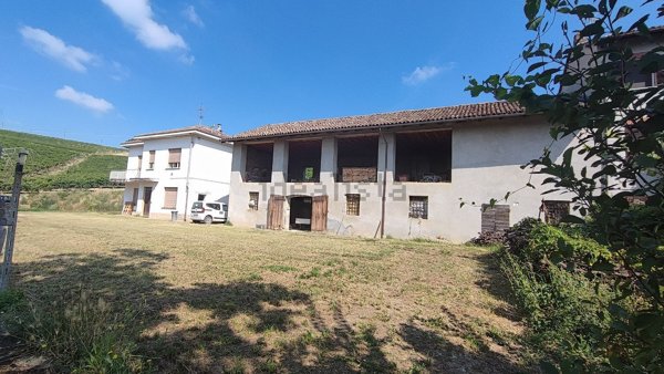 casale in vendita a Nizza Monferrato
