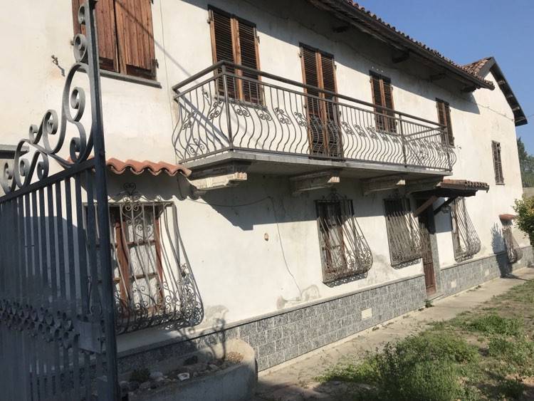 casa indipendente in vendita a Nizza Monferrato
